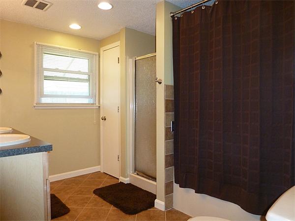 108 Corcoran Boulevard Springfield, MA 01118 - Photo 15 of 26 Gallery Image 15