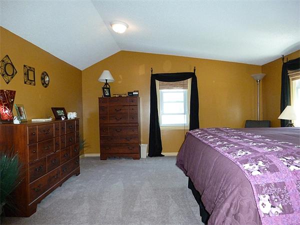 108 Corcoran Boulevard Springfield, MA 01118 - Photo 18 of 26 Gallery Image 18