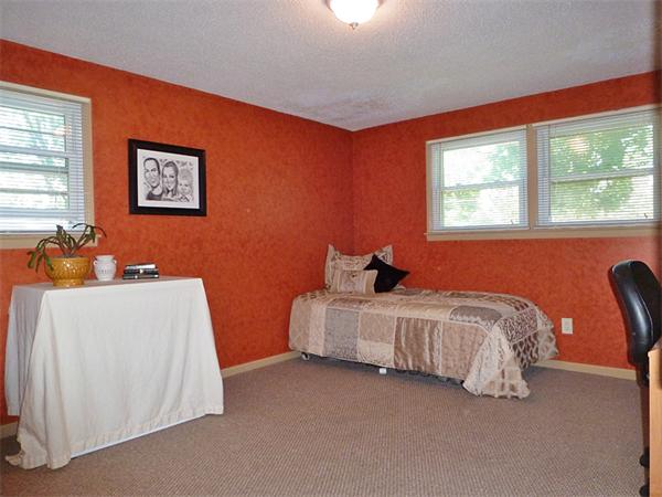 108 Corcoran Boulevard Springfield, MA 01118 - Photo 20 of 26 Gallery Image 20