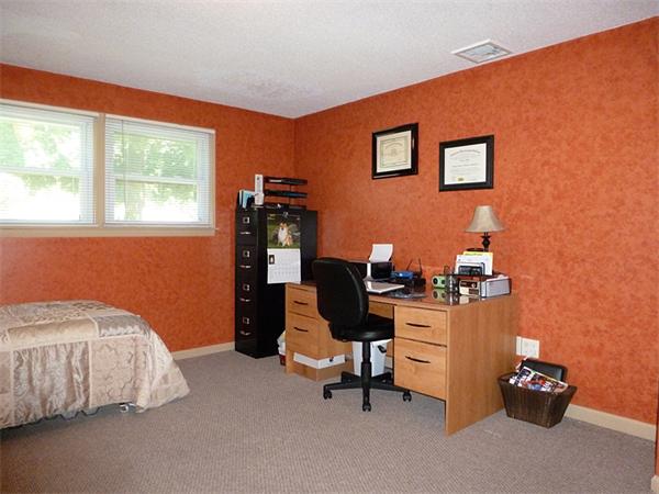 108 Corcoran Boulevard Springfield, MA 01118 - Photo 22 of 26 Gallery Image 22