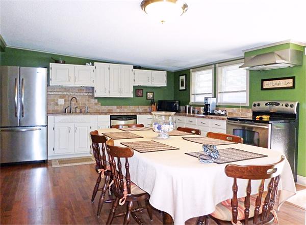 108 Corcoran Boulevard Springfield, MA 01118 - Photo 8 of 26 Gallery Image 8