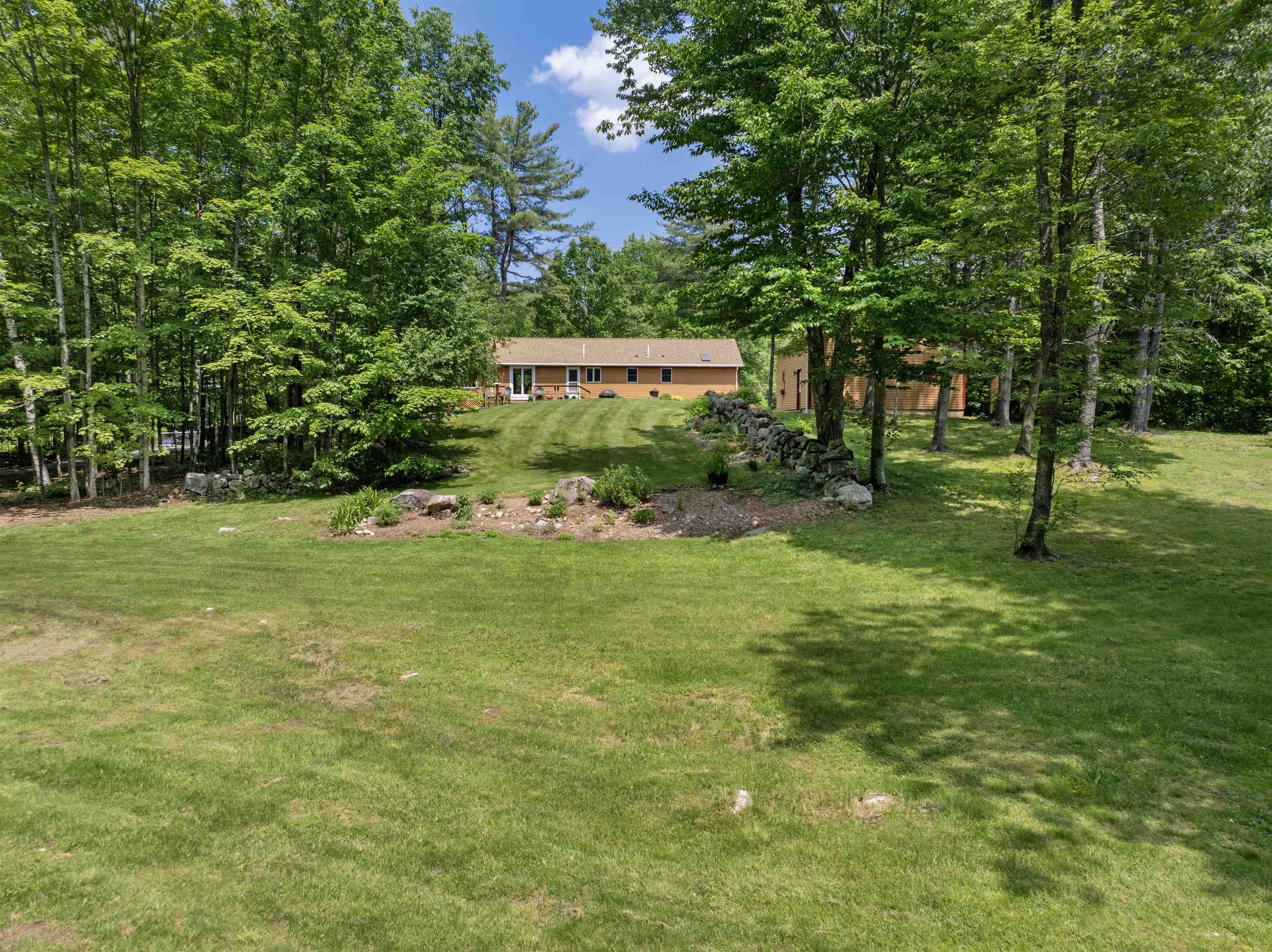 125 Pleasant Street Meredith, NH 03253 - Photo 4 of 40