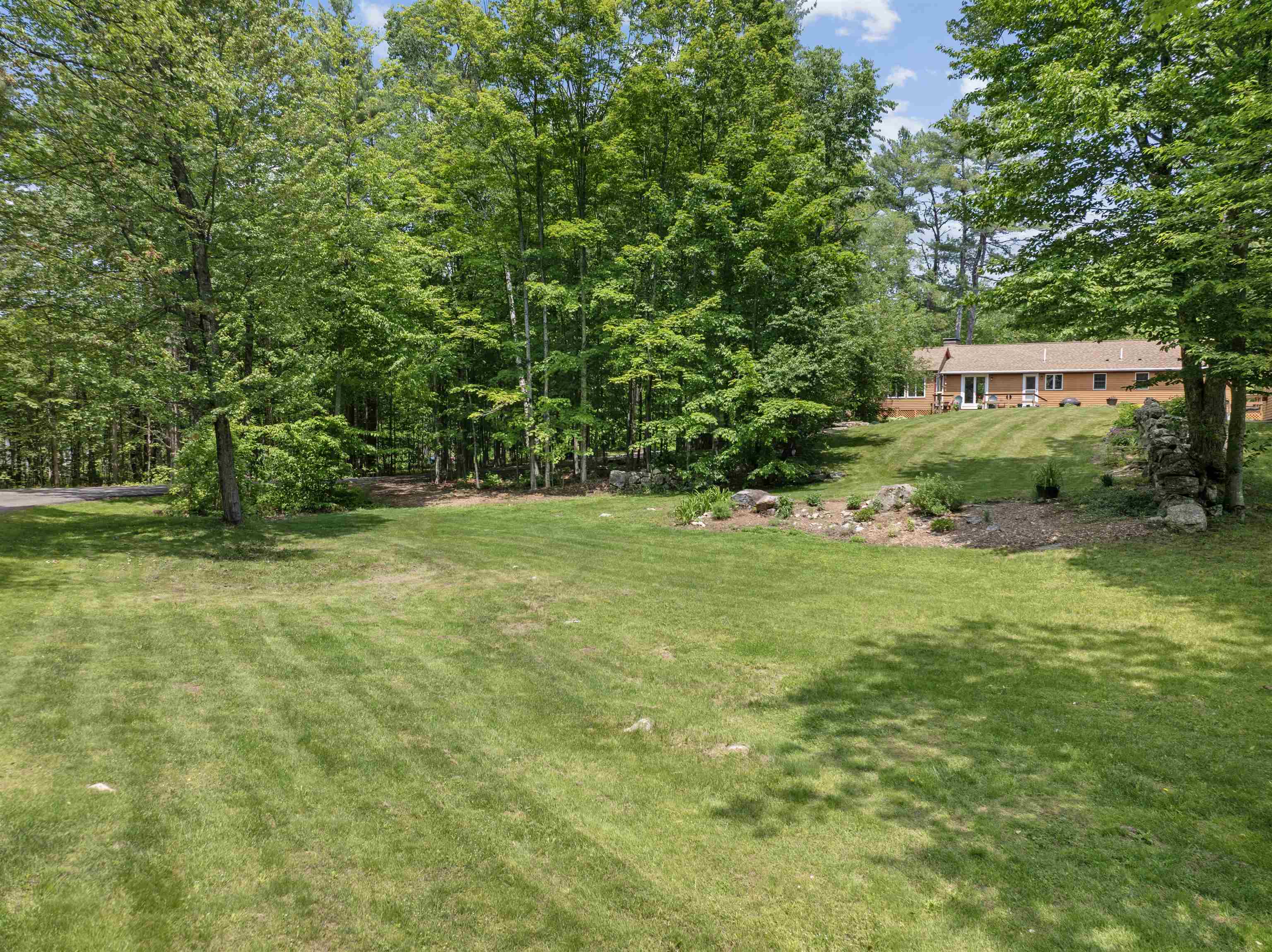 125 Pleasant Street Meredith, NH 03253 - Photo 5 of 40