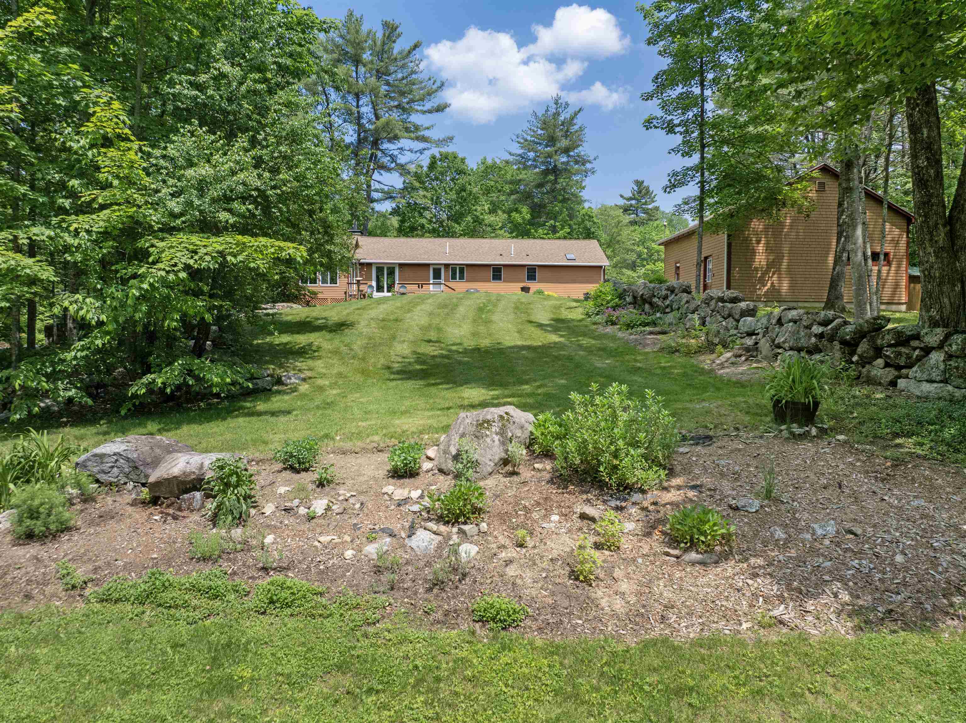 125 Pleasant Street Meredith, NH 03253 - Photo 6 of 40