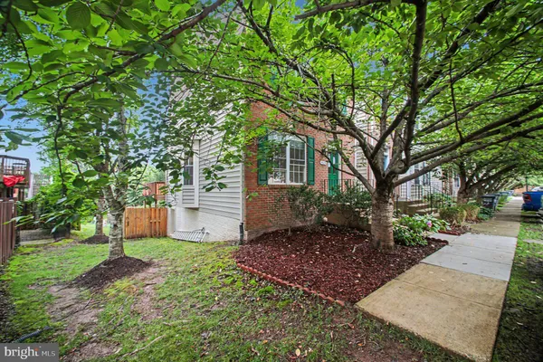 $639,900 | 4624 Deerwatch Drive, Chantilly, VA 20151