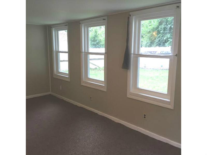 67 Tennyson Road Warwick, RI 02888 - Photo 17 of 25 Den/Family/Great Room.
