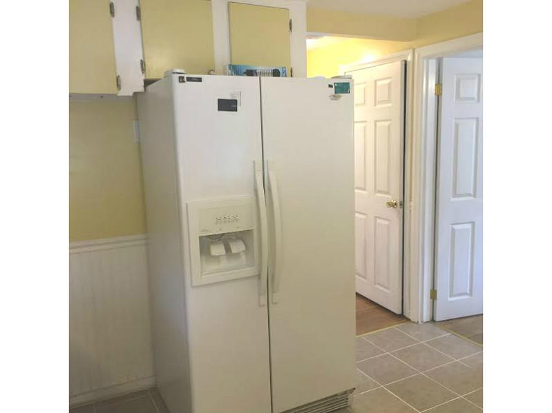 67 Tennyson Road Warwick, RI 02888 - Photo 5 of 25 Kitchen. appliances remain