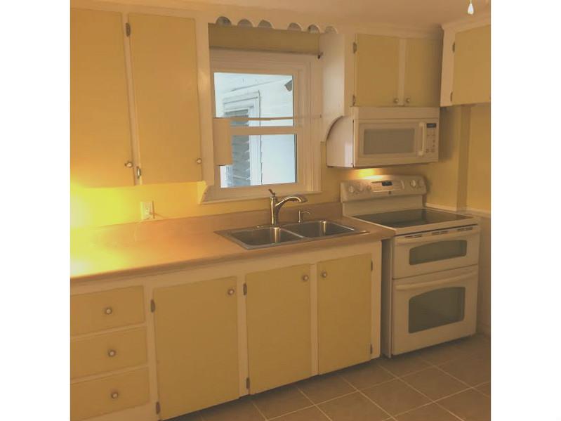67 Tennyson Road Warwick, RI 02888 - Photo 6 of 25 Kitchen.