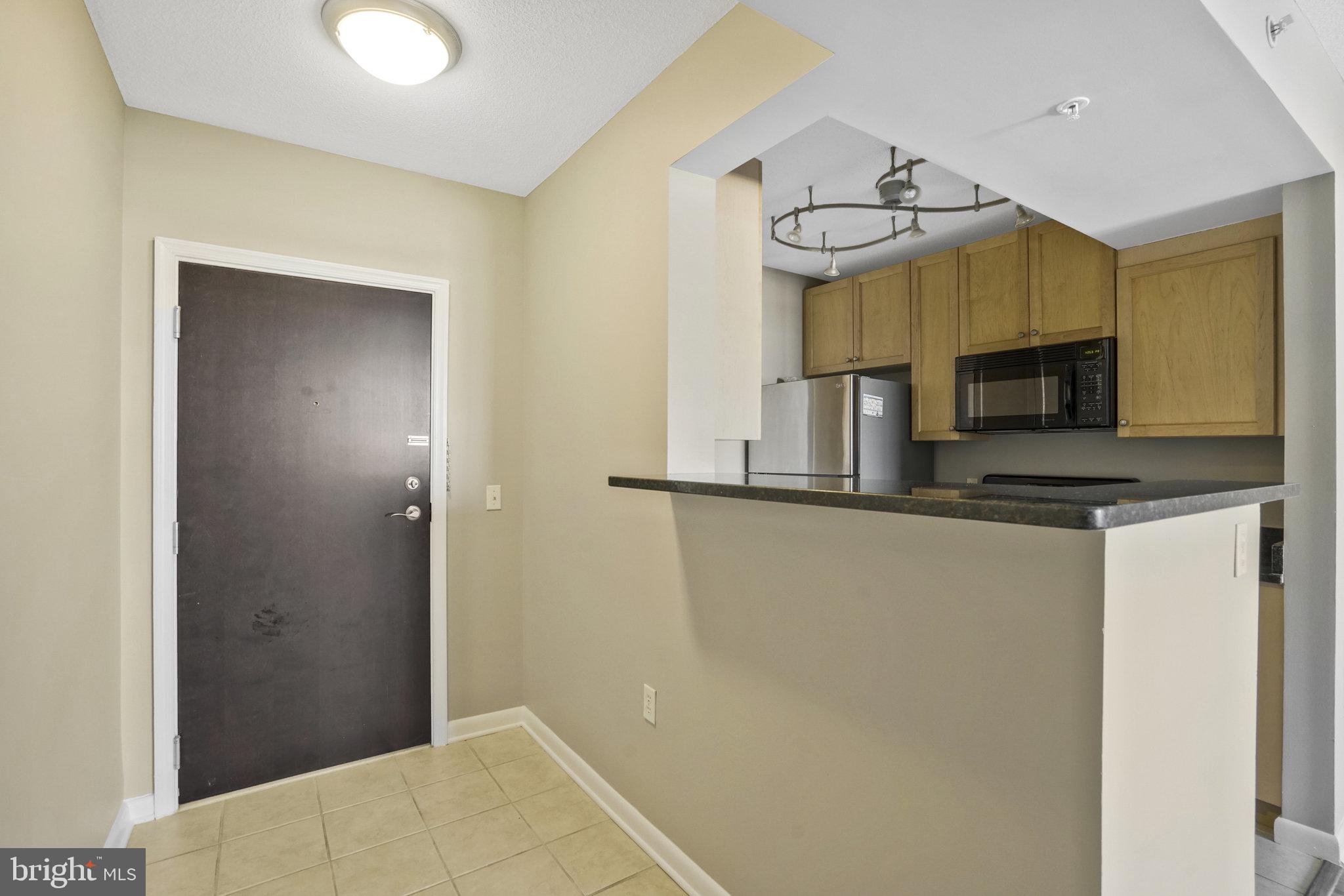 851 North Glebe Road, Unit 1813 Arlington, VA 22203 - Photo 17 of 39 Gallery Image 17