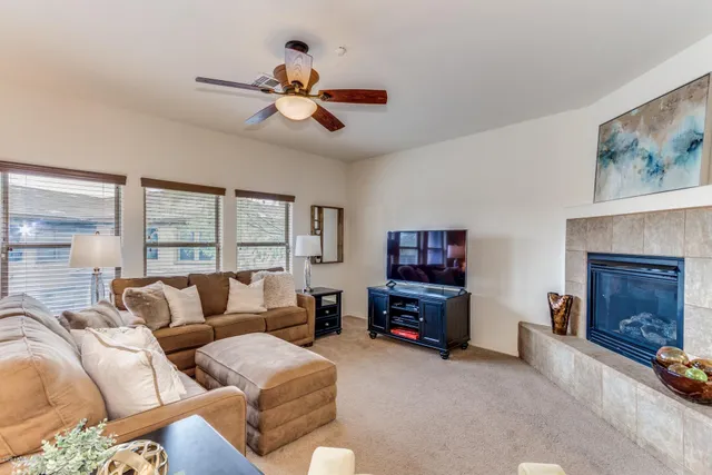 $3,600 | 33550 North Dove Lakes Drive, Unit 2042, Cave Creek, AZ 85331