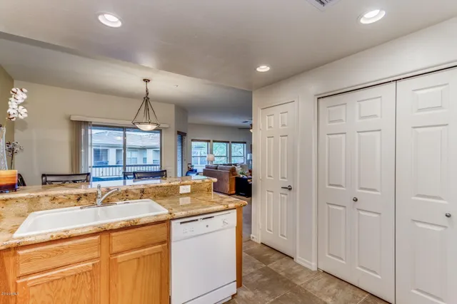 $3,600 | 33550 North Dove Lakes Drive, Unit 2042, Cave Creek, AZ 85331