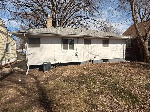 $139,500 | 8134 Hudson Avenue, Warren, MI 48089