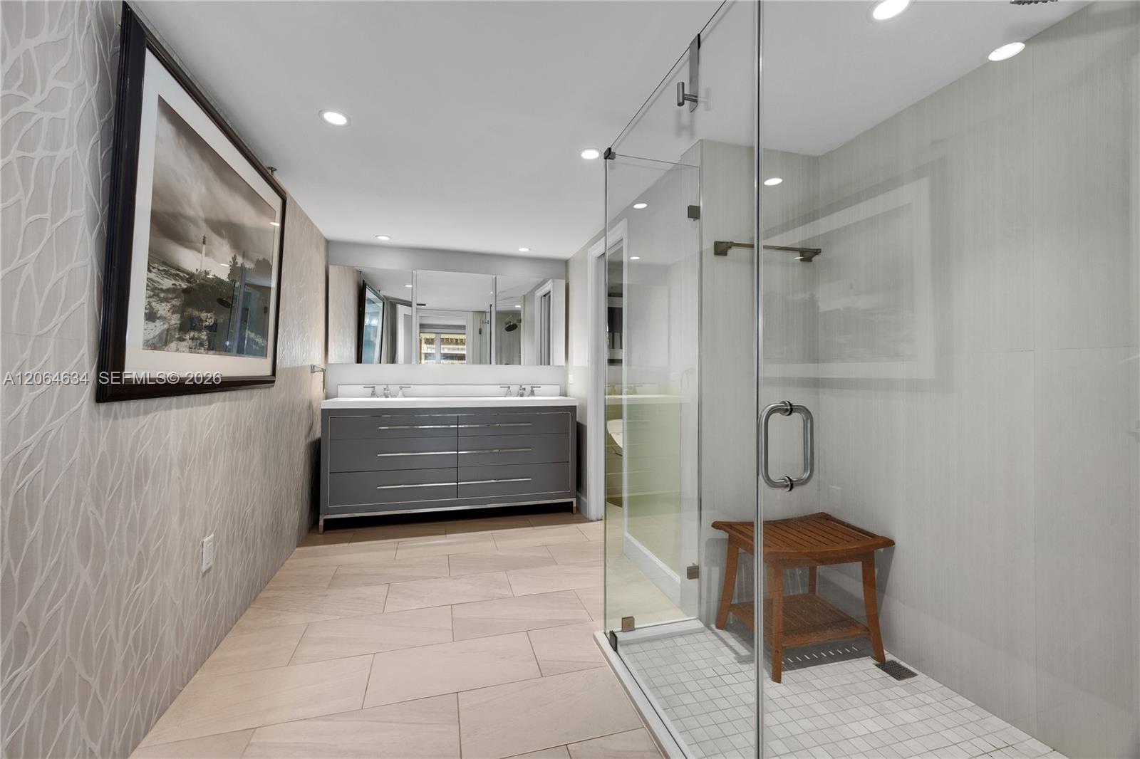 3 Grove Isle Drive, Unit C1402 Miami, FL 33133 - Photo 18 of 31 Gallery Image 18