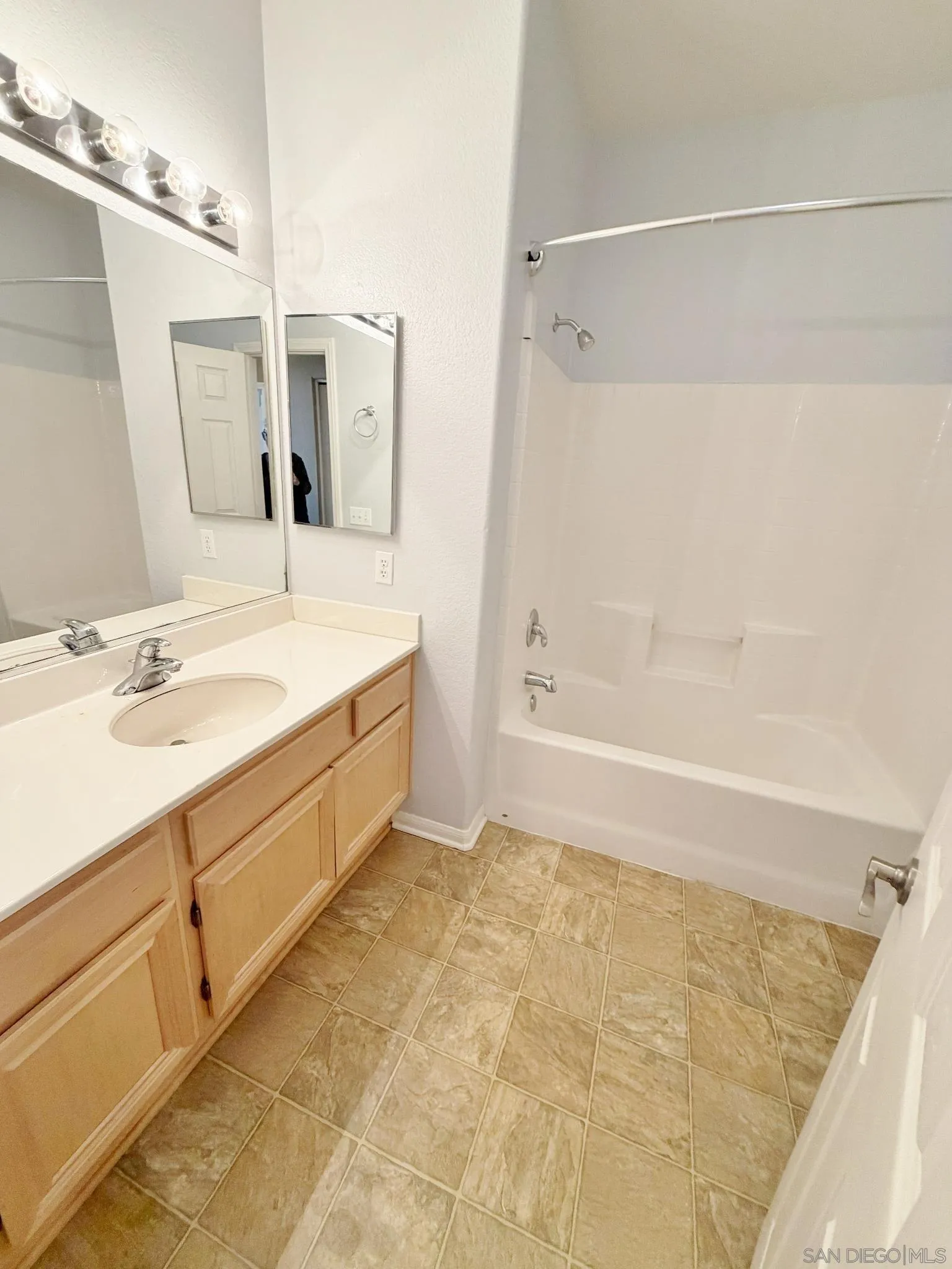 1528 Cir Ranch Way, Unit 68 Oceanside, CA 92057 - Photo 11 of 16