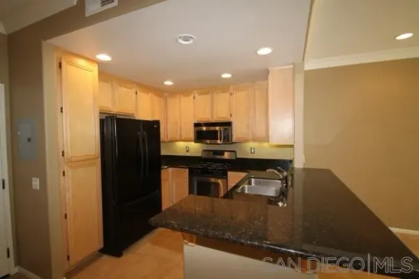 $3,450 | 1528 Cir Ranch Way, Unit 68, Oceanside, CA 92057