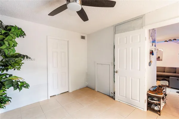 $365,000 | 6724 Southwest 114th Place, Unit E, Miami, FL 33173