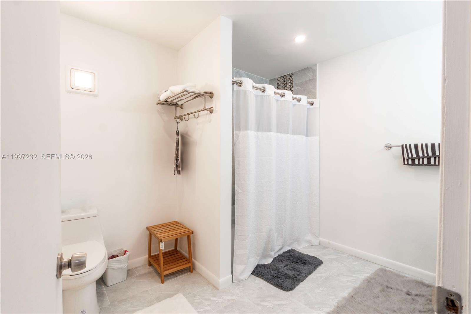 6724 Southwest 114th Place, Unit E Miami, FL 33173 - Photo 20 of 24