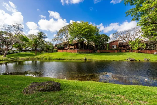 $365,000 | 6724 Southwest 114th Place, Unit E, Miami, FL 33173