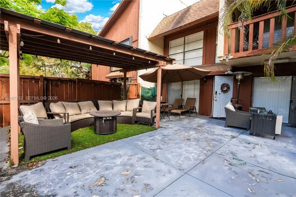 $365,000 | 6724 Southwest 114th Place, Unit E, Miami, FL 33173