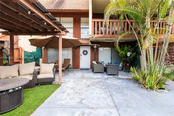 $365,000 | 6724 Southwest 114th Place, Unit E, Miami, FL 33173