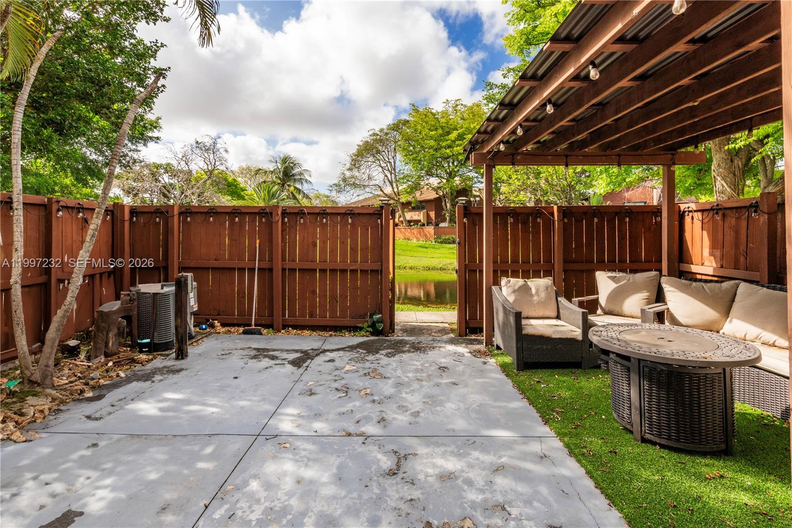 6724 Southwest 114th Place, Unit E Miami, FL 33173 - Photo 5 of 24