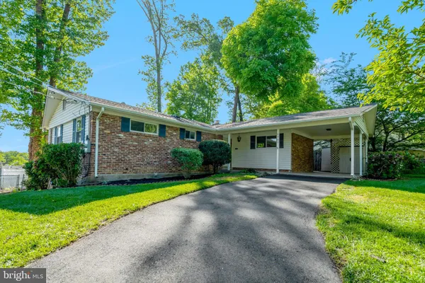 $825,000 | 8909 Victoria Road, Springfield, VA 22151