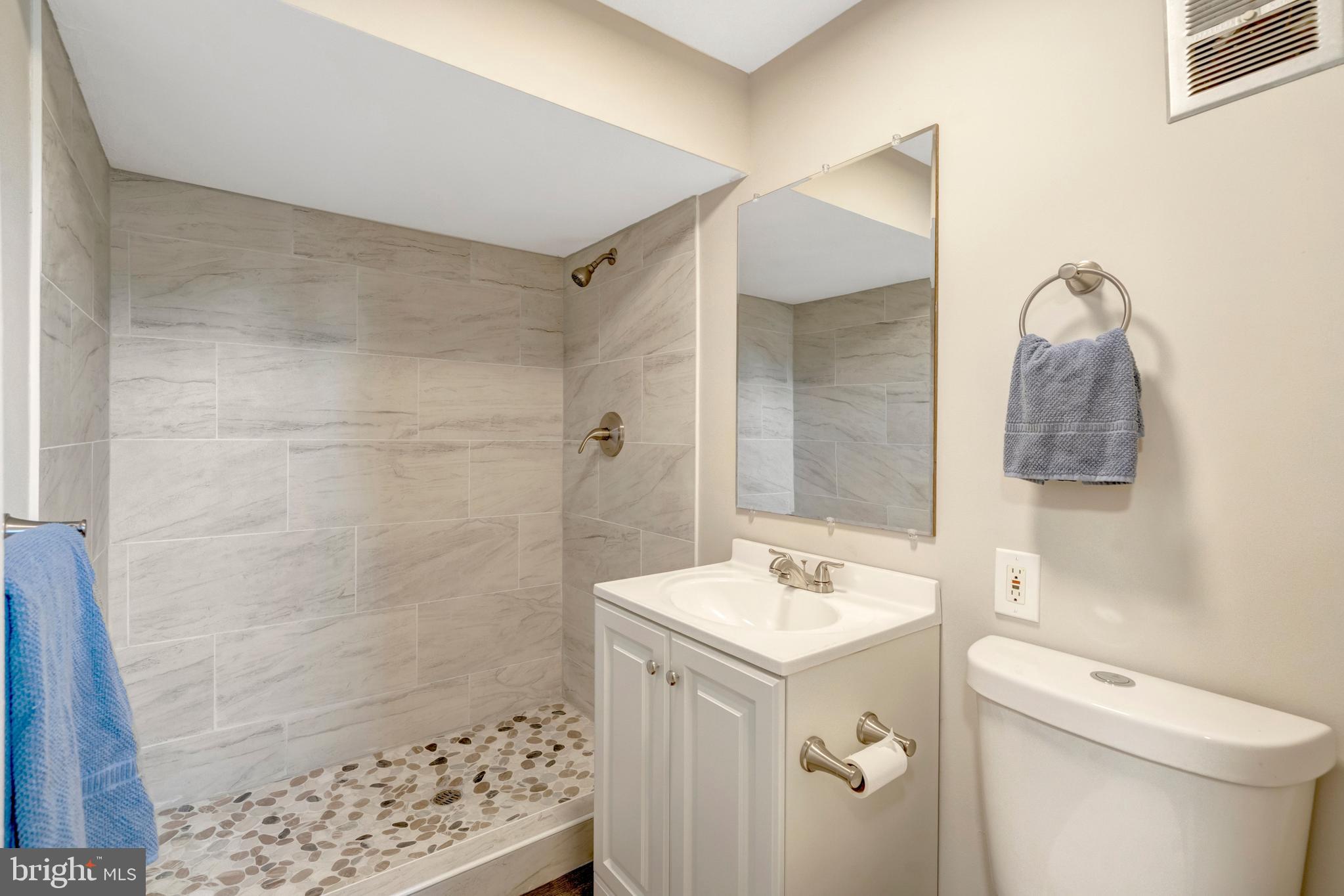 8909 Victoria Road Springfield, VA 22151 - Photo 34 of 41