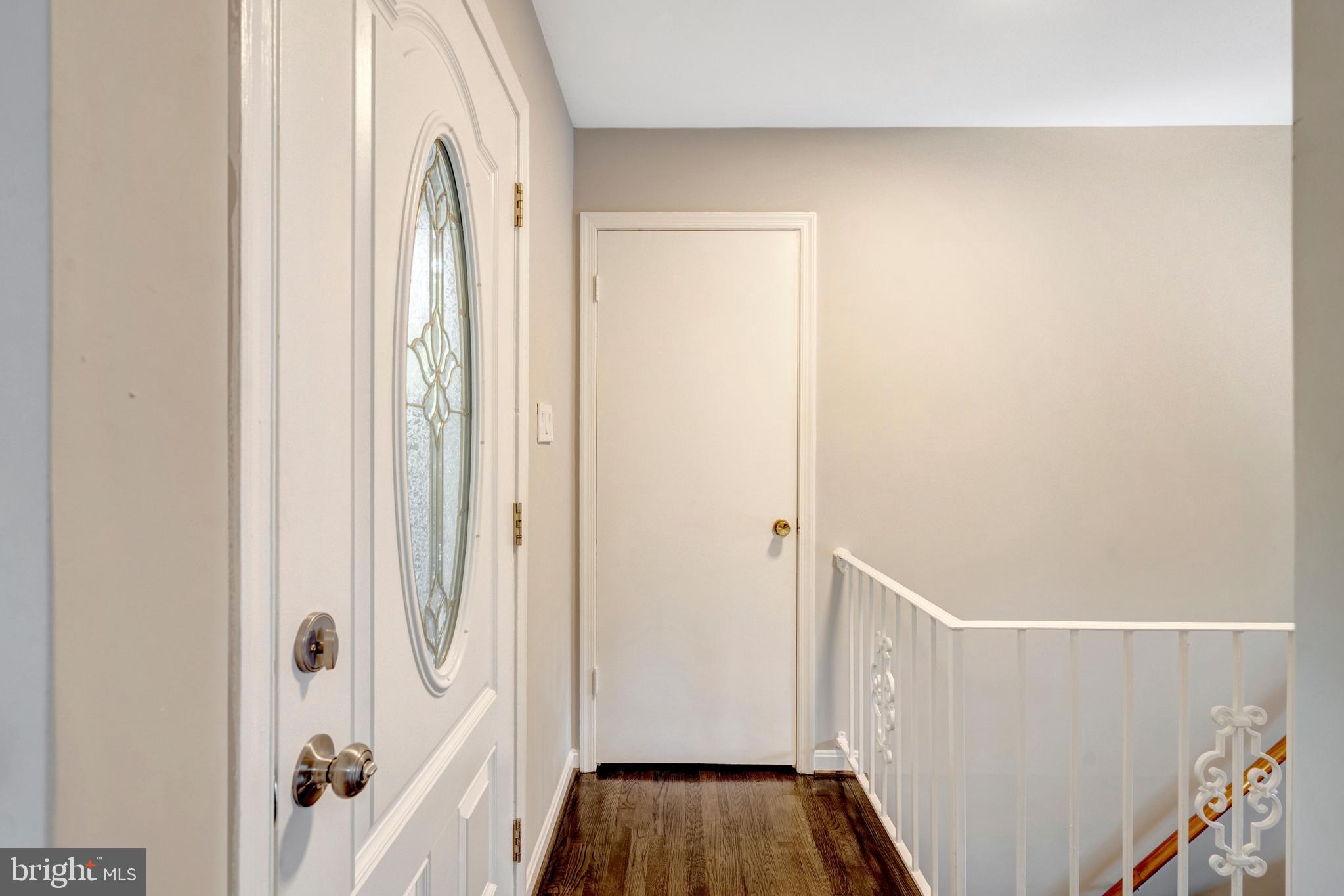 8909 Victoria Road Springfield, VA 22151 - Photo 4 of 41