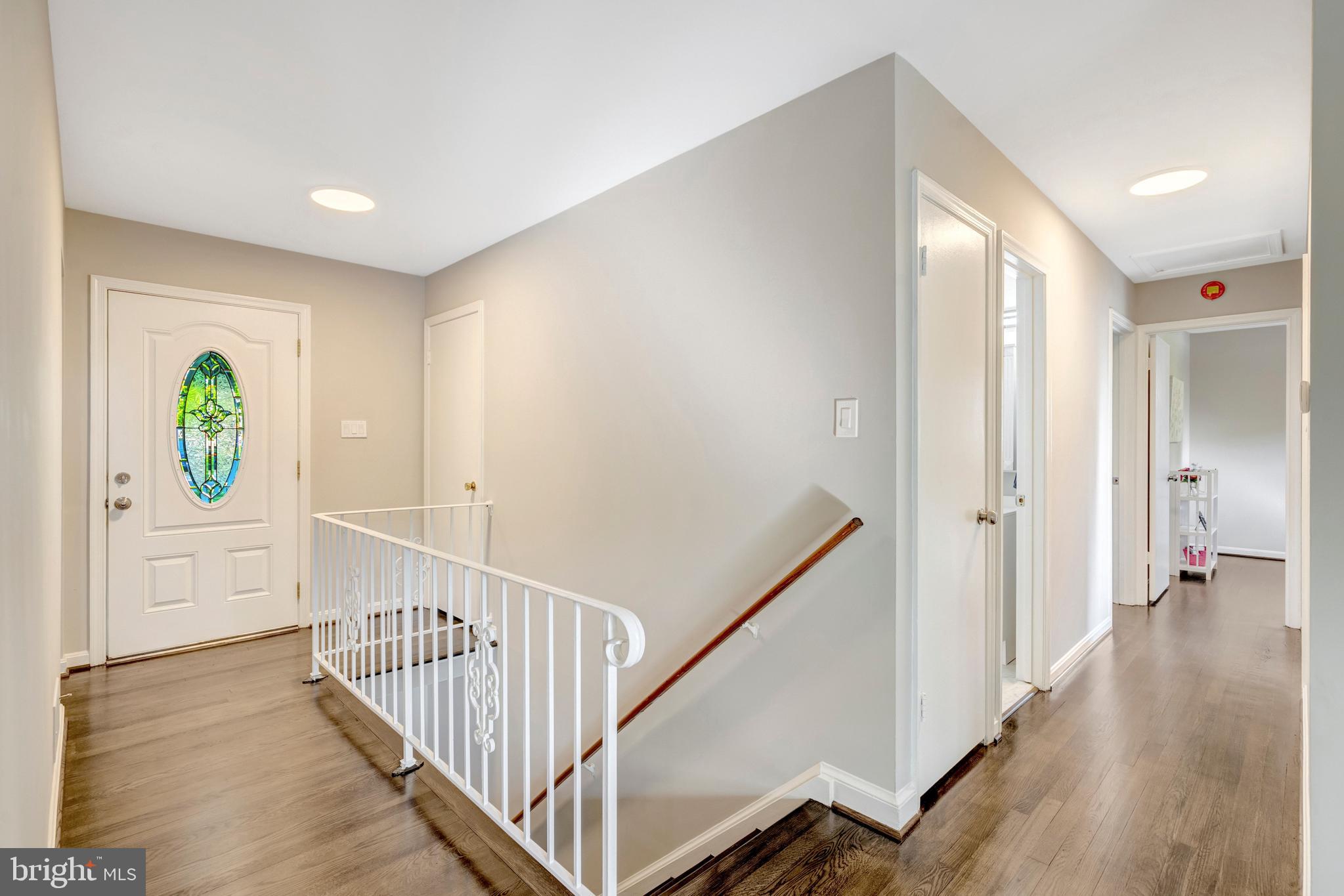 8909 Victoria Road Springfield, VA 22151 - Photo 5 of 41