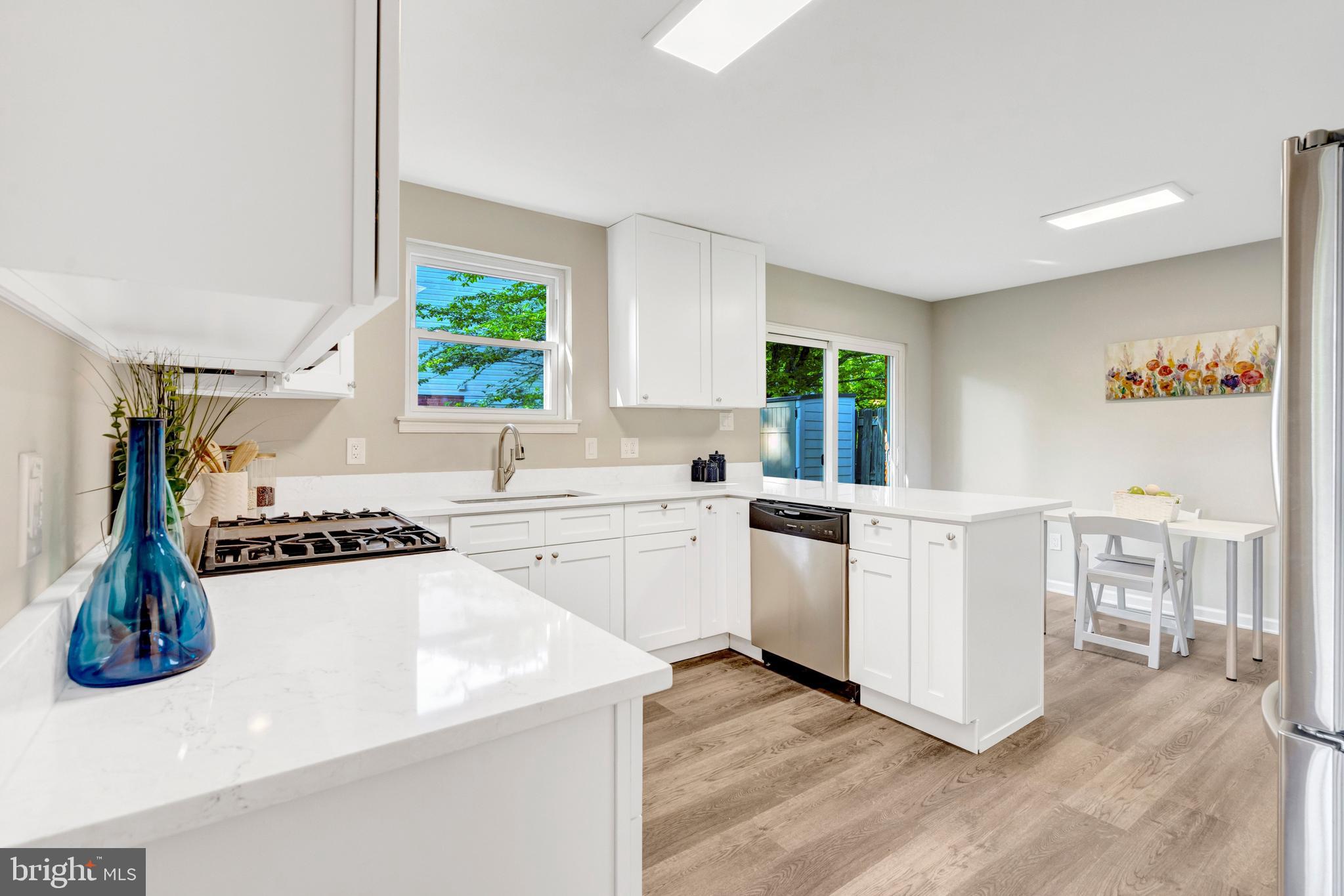 8909 Victoria Road Springfield, VA 22151 - Photo 6 of 41