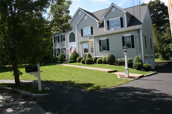 3 Old Farm Road Norwood, MA 02062 - Photo 3 of 30 Gallery Image 3