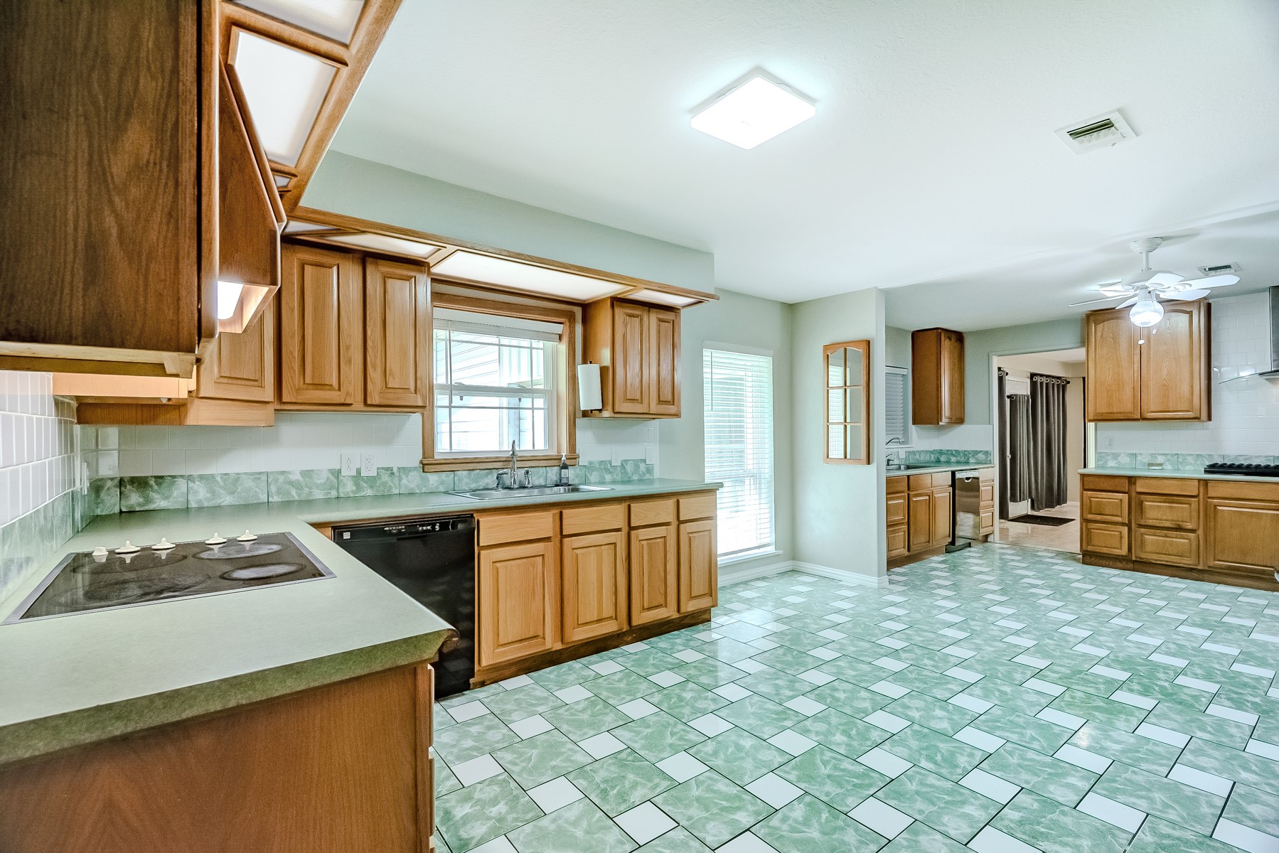 10995 Bonwell Loop Kountze, TX 77625 - Photo 12 of 41