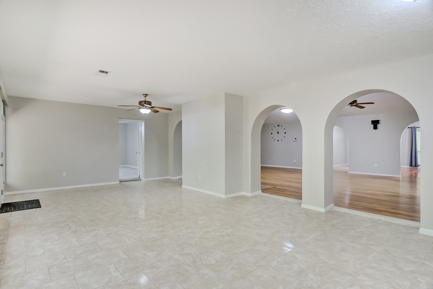 10995 Bonwell Loop Kountze, TX 77625 - Photo 18 of 41 Den/Family Room