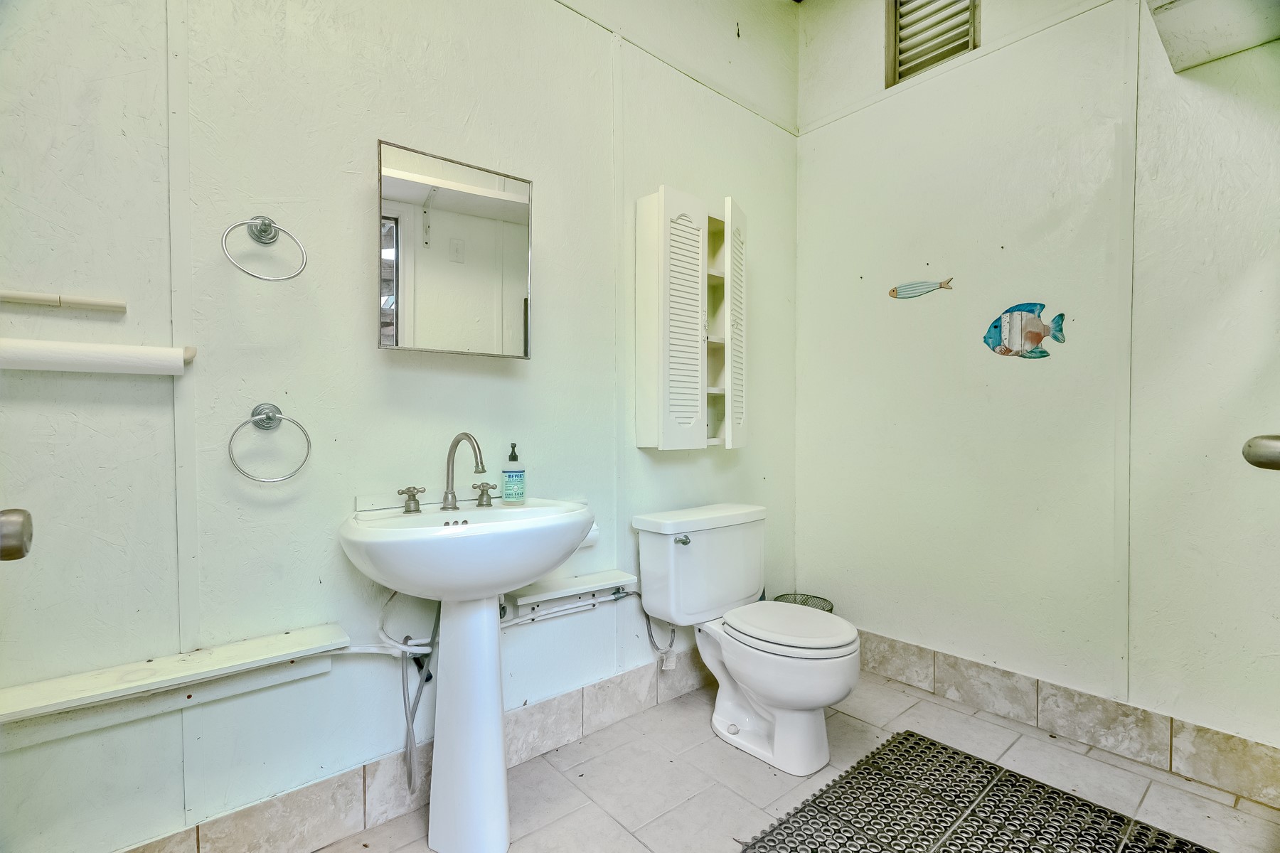 10995 Bonwell Loop Kountze, TX 77625 - Photo 37 of 41 Bathroom in pool house