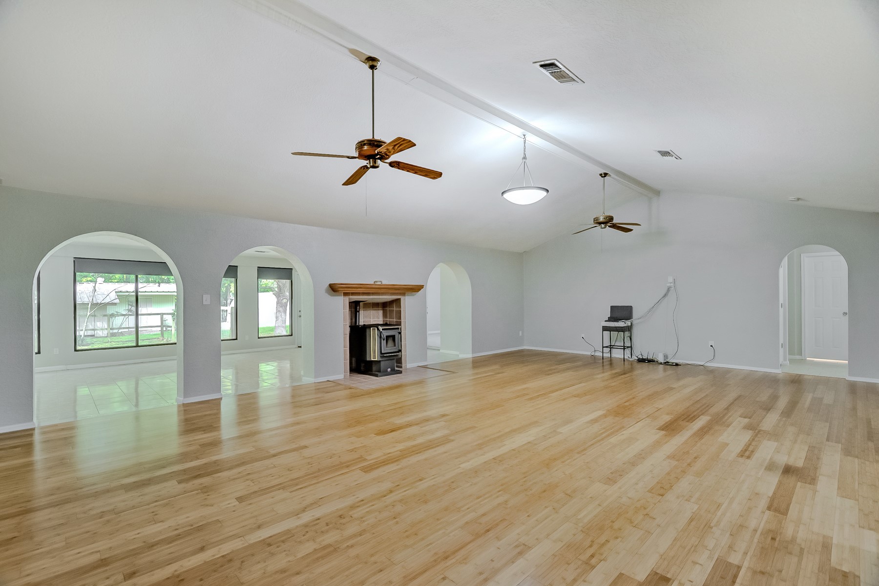 10995 Bonwell Loop Kountze, TX 77625 - Photo 5 of 41