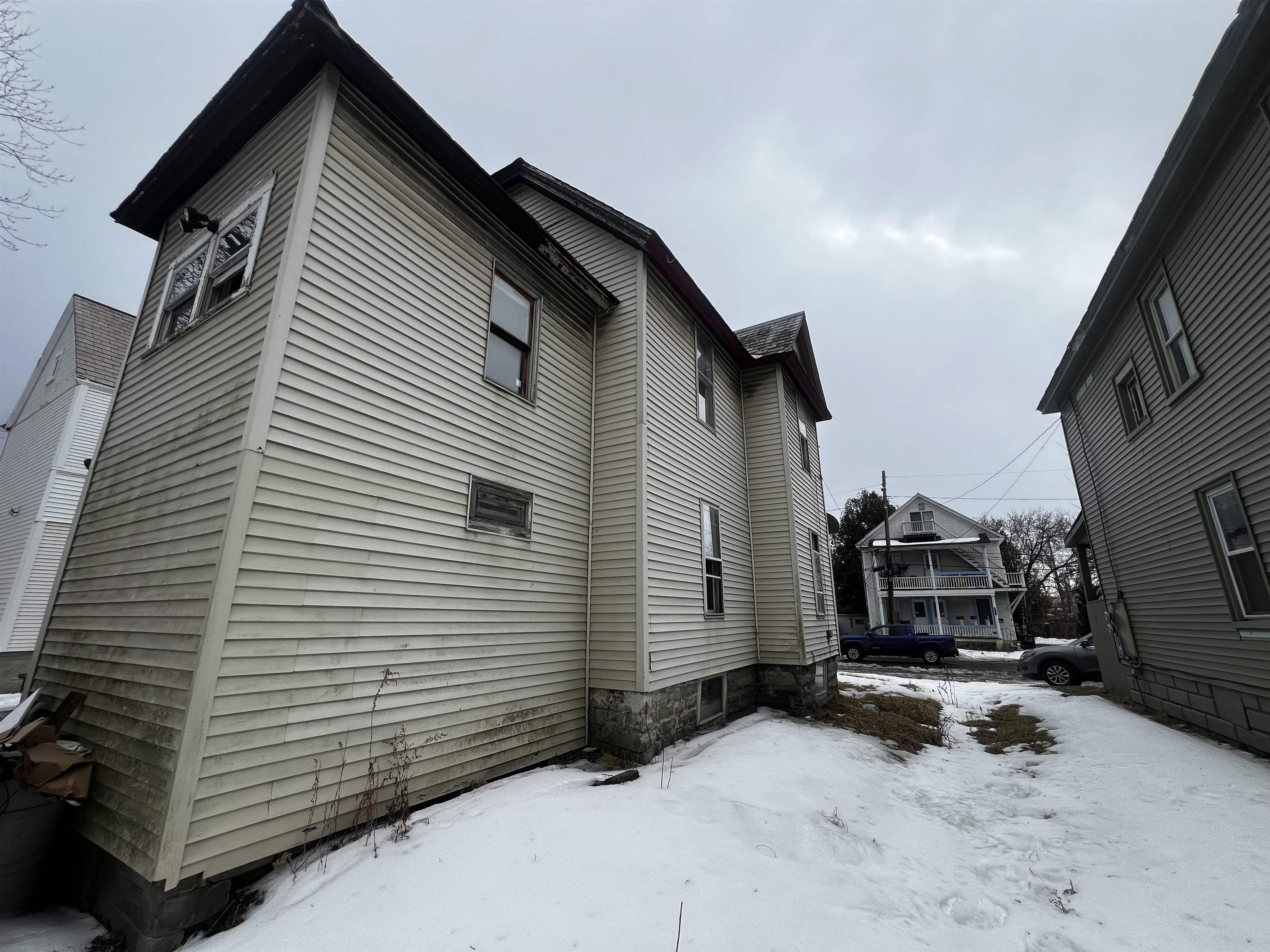 9 Clover Street Rutland, VT 05701 - Photo 5 of 7