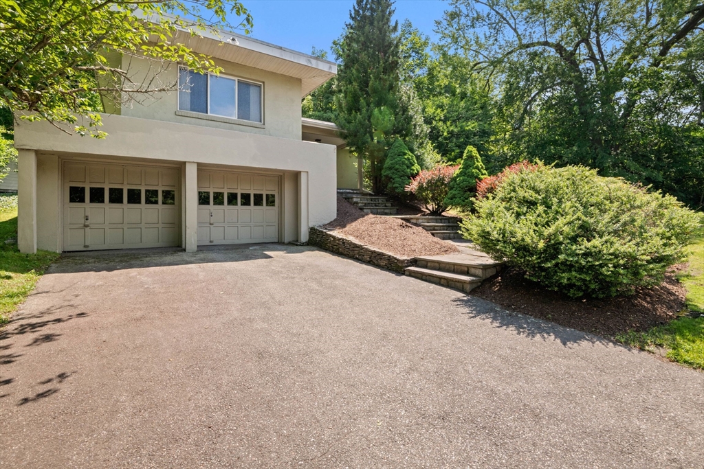 6 Wareland Road Wellesley, MA 02481 - Photo 2 of 26 Gallery Image 2