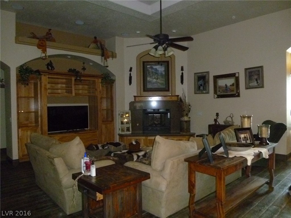 3211 Jayco Road Pahrump, NV 89048 - Photo 6 of 35 Gallery Image 6