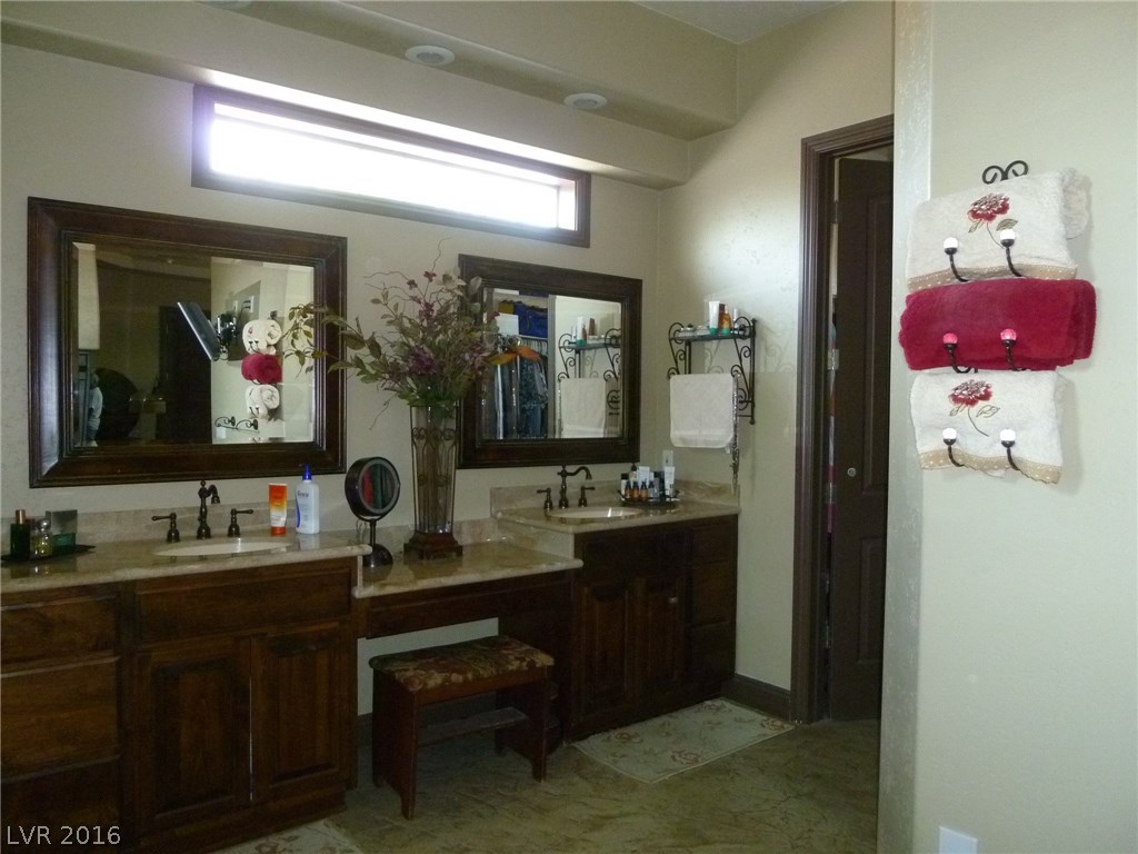 3211 Jayco Road Pahrump, NV 89048 - Photo 10 of 35 Gallery Image 10