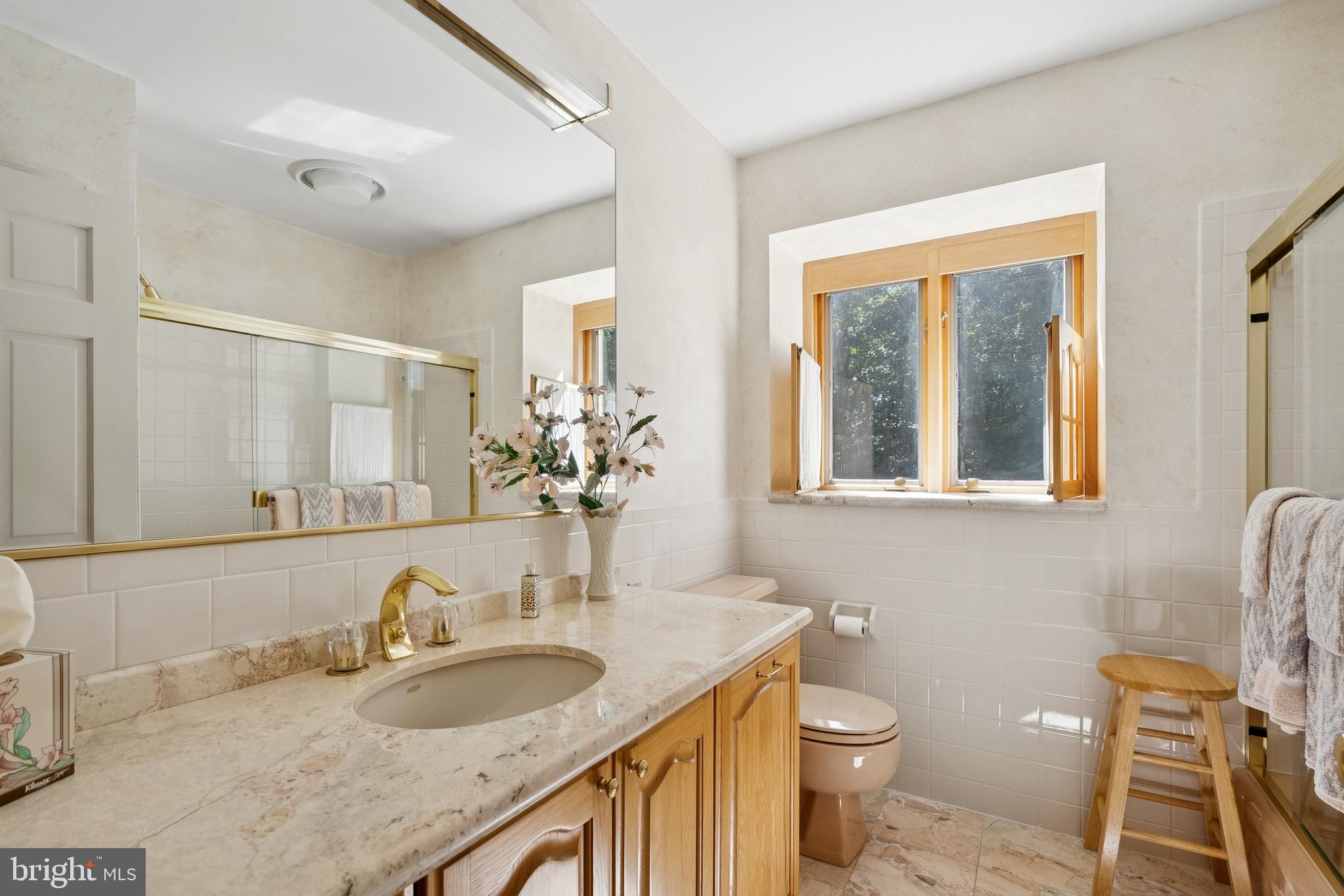 720 Maple Court Moorestown, NJ 08057 - Photo 24 of 28 Master bath upper level