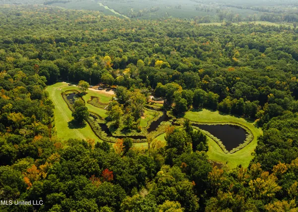 $4,780,500 | Natchez Trace Parkway, Kosciusko, MS 39090