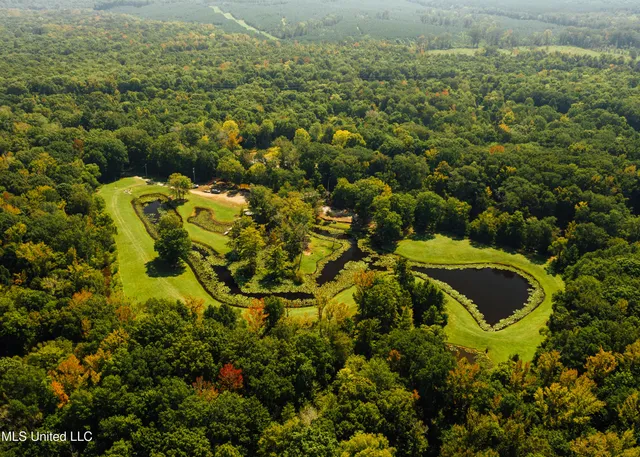 $4,780,500 | Natchez Trace Parkway, Kosciusko, MS 39090