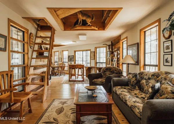 $4,780,500 | Natchez Trace Parkway, Kosciusko, MS 39090