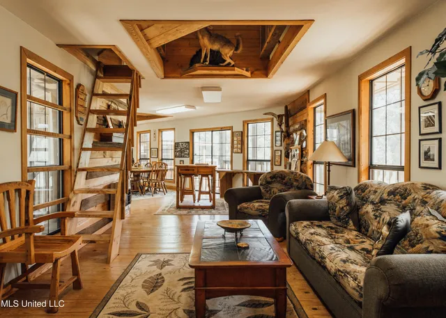 $4,780,500 | Natchez Trace Parkway, Kosciusko, MS 39090