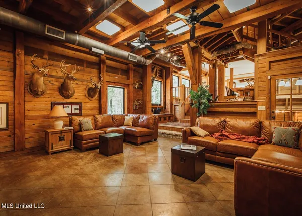 $4,780,500 | Natchez Trace Parkway, Kosciusko, MS 39090