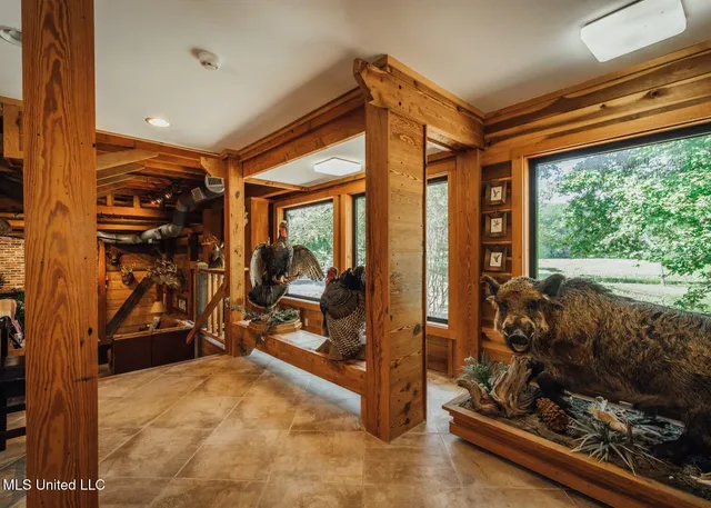 $4,780,500 | Natchez Trace Parkway, Kosciusko, MS 39090