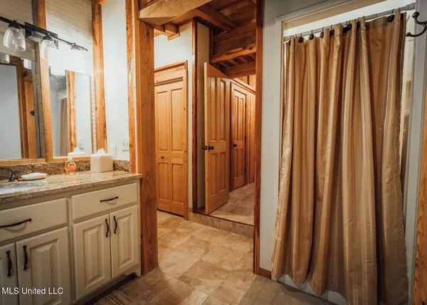 $4,780,500 | Natchez Trace Parkway, Kosciusko, MS 39090