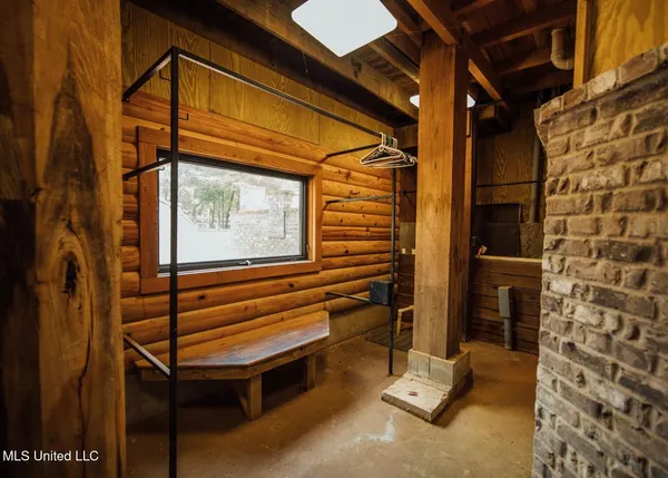 $4,780,500 | Natchez Trace Parkway, Kosciusko, MS 39090