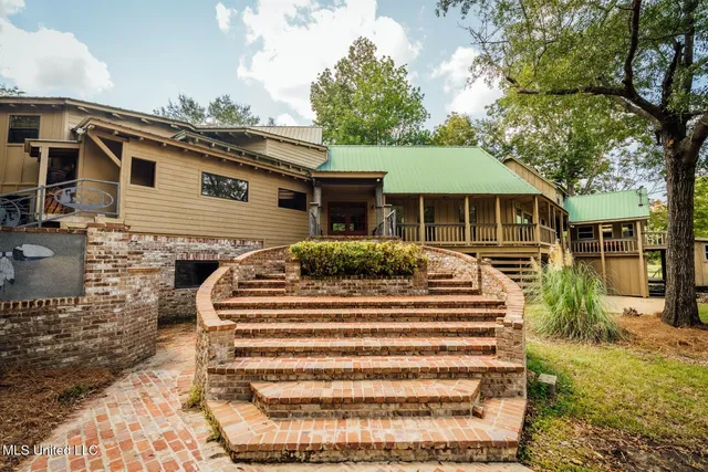 $4,780,500 | Natchez Trace Parkway, Kosciusko, MS 39090