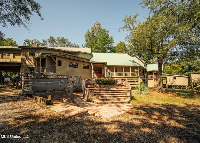 $4,780,500 | Natchez Trace Parkway, Kosciusko, MS 39090